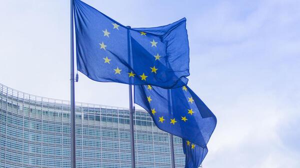 La UE estudia dos posibles modelos para frenar los precios de la energía - Revista PLUS