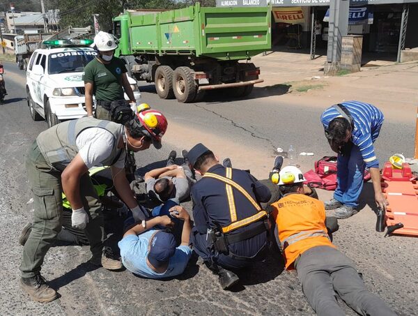 Motociclistas se accidentan en zona de obras de Tres Bocas · Radio Monumental 1080 AM