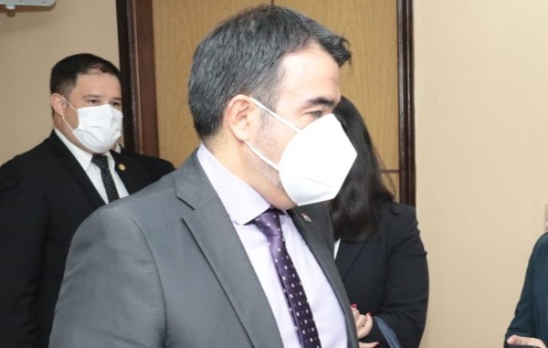 Ministro de Hacienda abogó por aprobación de nuevos dos nuevos préstamos