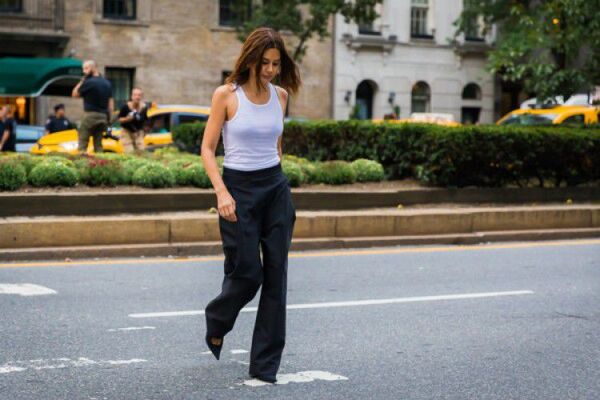 Tank Top: ¿cómo hacerlas parte de nuestro look de oficina?