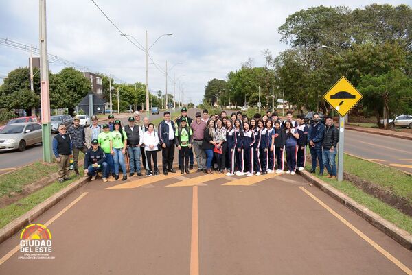 Vecinos se unen para revitalizar avenida Perú - Noticde.com