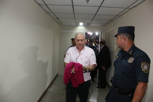 Irán a Tacumbú: Ordenan captura inmediata de Ramón González Daher y su hijo - Unicanal