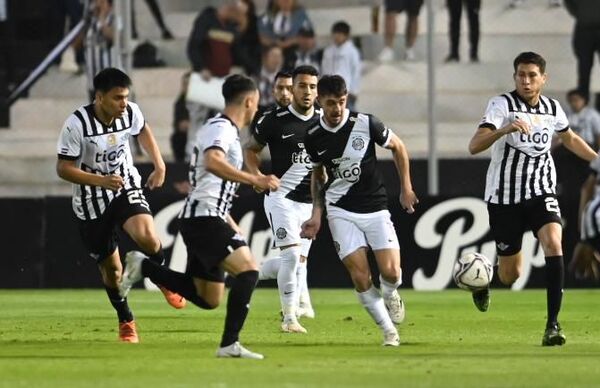 Clásico blanco y negro por Copa Paraguay