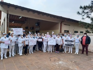 ENFERMEROS SE MOVILIZAN EN CORONEL OVIEDO - El Observador