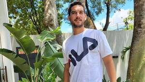 Crónica / [VIDEO] ¡Maleducado... mirá lo que le hizo un karaja a Rubén Rubin!