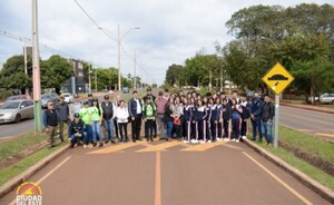 Vecinos de la avda. Perú se organizan para hermosear el tramo