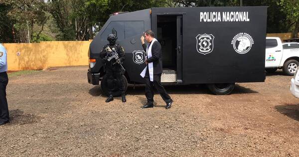 La Nación / Prosegur donó a la Policía un móvil blindado para detenidos de alta peligrosidad