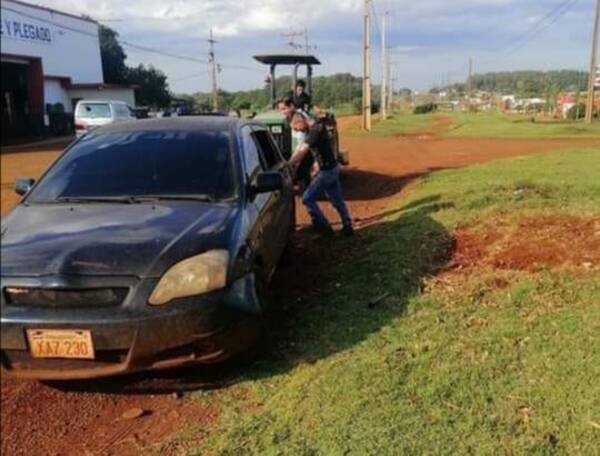 Crónica / Roban su vehículo a una docente mientras estaba dando clases