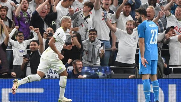 Richarlison acaba con la apatía del Tottenham