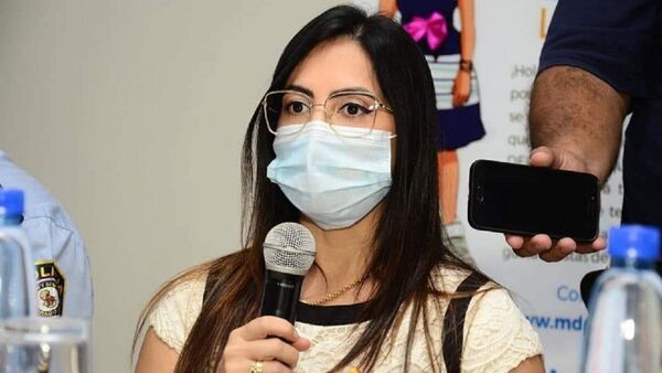 Cuestionan a fiscala por decir que periodista no debió "regalarse"