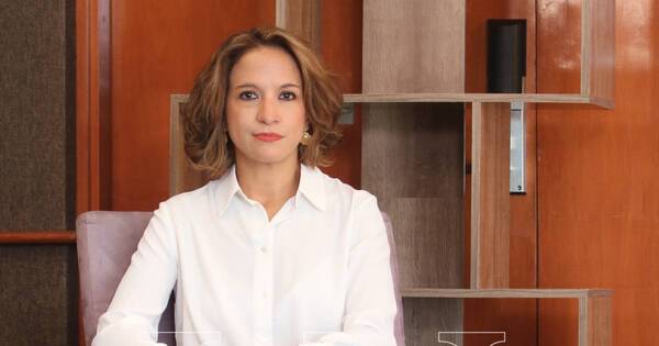 La Nación / “Tienen miedo a escuchar visiones alternativas y críticas fundamentadas”, dijo Lea Giménez