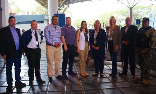 Directora de Migraciones y Cónsul General de Estados Unidos en Paraguay verificaron paso fronterizo en CDE