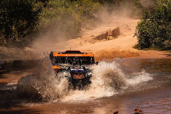 Óscar y Mirna cerraron otra etapa en el Rally Dos Sertões - ABC Motor 360 - ABC Color