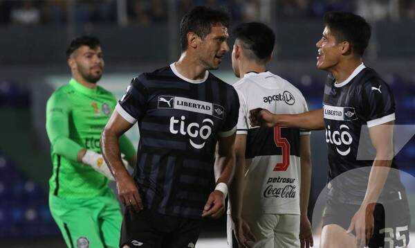 Crónica / Japi de Salazar y Aguilar, expulsión y ¡paliza 4-0 de Libertad en el primer tiempo!