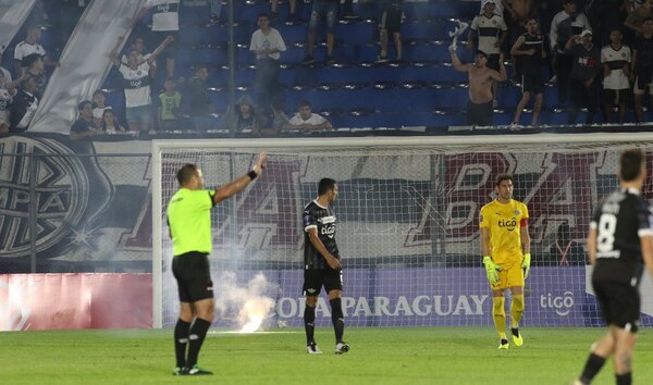 ¡Escándalo! El partido entre Libertad y Olimpia fue suspendido