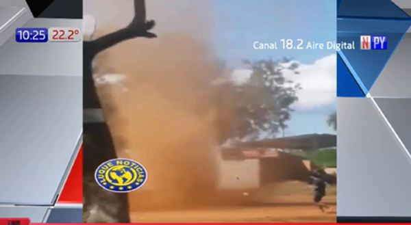 Torbellino conmocionó a pobladores de un barrio de Luque - Paraguaype.com