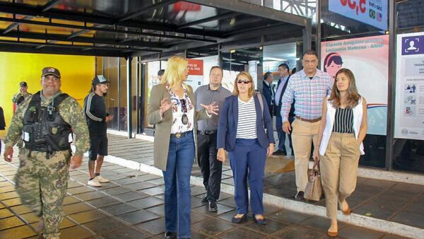 Cónsul de EEUU monitorea puesto de Migraciones en Puente de la Amistad
