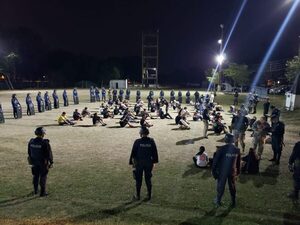 El clásico más negro que blanco terminó con 60 detenidos | OnLivePy