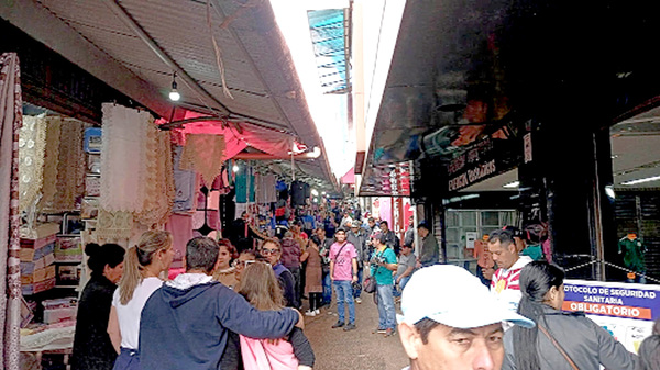 Feriado brasilero trajo un movimiento dispar en diferentes sectores del centro - La Clave