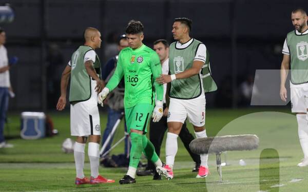 Crónica / [VIDEO] La jugada que terminó en penal y expulsión de Alfredo Aguilar
