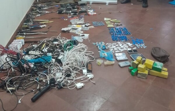 Requisan 33 celulares y otros objetos prohibidos en penal de Coronel Oviedo