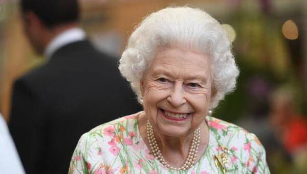 Crónica / A sus 96 años, la Reina Isabel está muy mal de salud