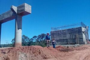 Colonos esperan la terminación de puente para habilitar un camino vecinal de 45 km - Nacionales - ABC Color