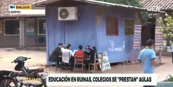 La educación en ruina: alumnos dan clases en el patio y director usa el pasillo como oficina - ADN Digital