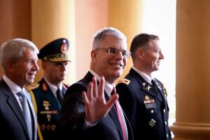 “Tienen miedo a la extradición” Senado rechaza declaración cartista contra embajador de EEUU - Política - ABC Color