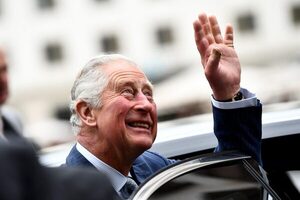El príncipe Carlos asume como rey de Reino Unido - trece