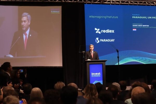 Abdo habló sobre las oportunidades que ofrece el Paraguay en un foro de inversiones - El Trueno