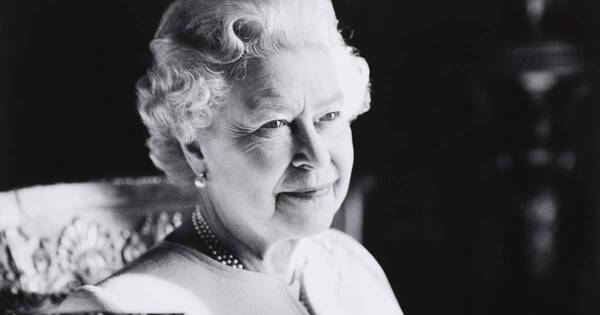 La Nación / La muerte de la reina Isabel II de Inglaterra paraliza al Reino Unido y sus embajadas en todo el mundo
