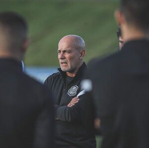 Miguel Cardona, presidente de Olimpia, disparó contra el árbitraje y Elizondo  - Cardinal Deportivo - ABC Color