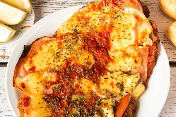 ¡Mmm! Milanesa a la pizza: la mejor cena de la semana - Gastronomía - ABC Color