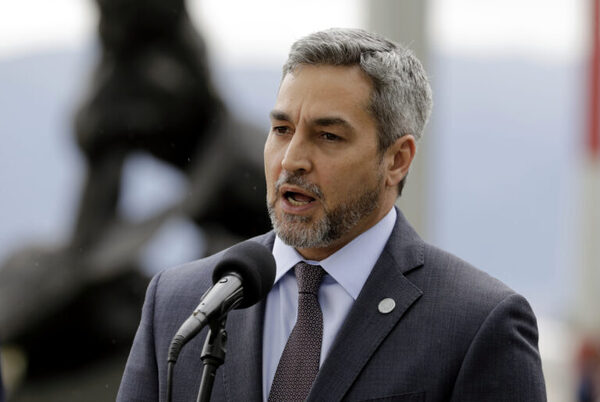 Abdo Benítez defiende institucionalidad de Paraguay para atraer inversiones - MarketData