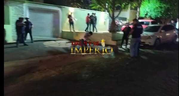 Infernal balacera se registró en la vía pública del barrio Guaraní - Radio Imperio