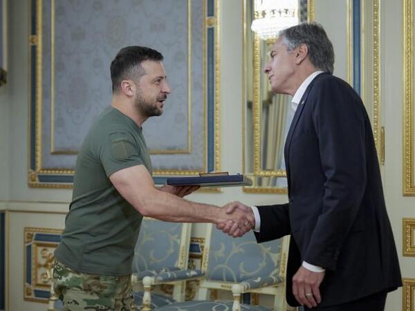 Blinken se reunió con Zelensky en Kyiv y le informó de la última ayuda de seguridad de Estados Unidos