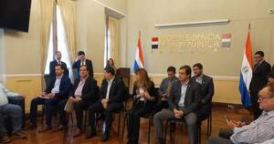 La Nación / Centrales obreras se reunirán con el Gobierno para buscar alternativa de solución al problema del IPS