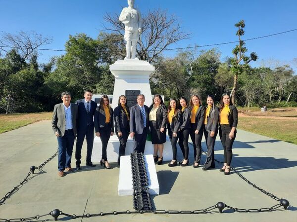 Pobladores de Loma Grande rindieron homenaje al Mariscal José Félix Estigarribia - Nacionales - ABC Color