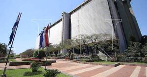 La Nación / Rechazan designaciones políticas de Abdo en el BCP