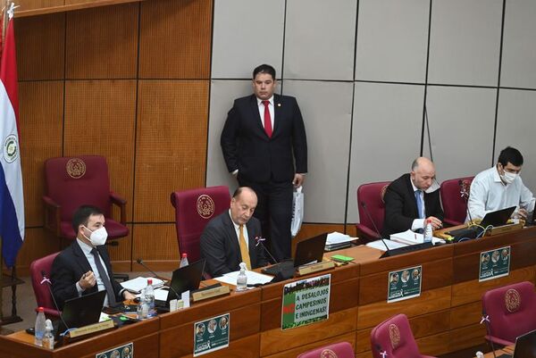 Prestan acuerdo para representantes del Ejecutivo en Erssan - Política - ABC Color