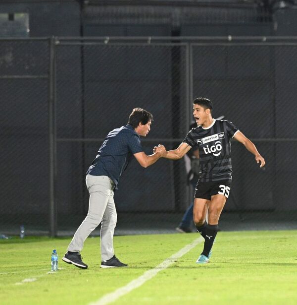 Garnero, 350 partidos en el fútbol paraguayo - Fútbol - ABC Color