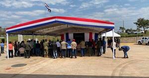 La Nación / Abdo inauguró estación de servicio casi en soledad