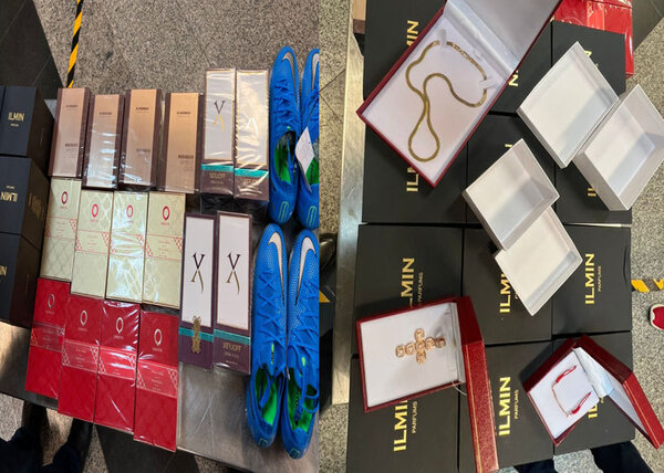 En Aeropuerto Pettirossi decomisan joyas, perfumes, calzados y suplemento dietario sin documentación legal | Lambaré Informativo