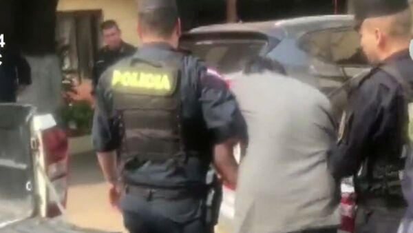 A golpes capturan a un presunto robacoches en zona del Mercado 4