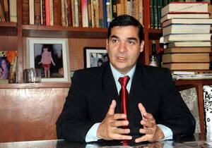 Presentan libro “El Partido Colorado” como una fuerte defensa a la vida y a la familia - La Clave
