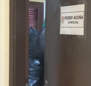 Se embolsillan Gs. 2.009 millones, mientras usan oficina para recolectar botellas