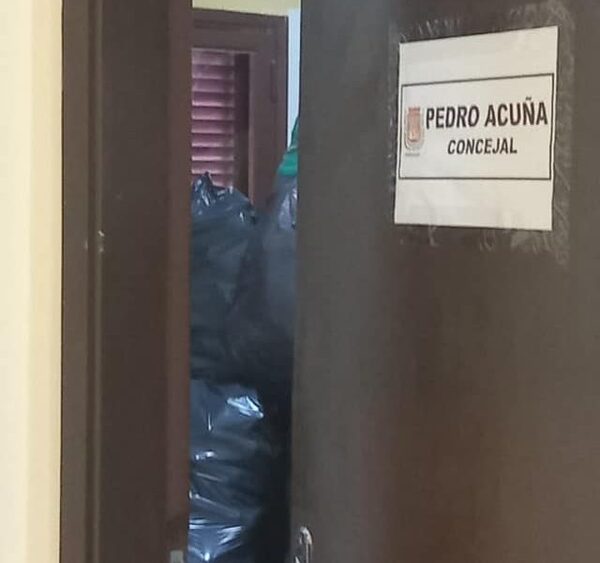 Se embolsillan Gs. 2.009 millones, mientras usan oficina para recolectar botellas