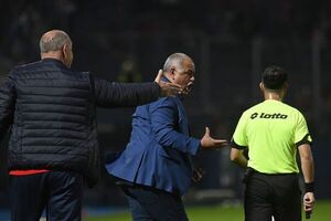“Malísimo”: Las veces que Francisco Arce criticó a Carlos Paul Benítez, quien dirige hoy a Cerro Porteño - Cerro Porteño - ABC Color
