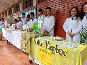 Estudiantes presentan productos diversos de elaboración propia - La Clave